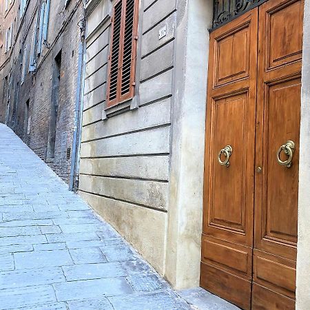 Casa Stella- A Due Passi Dal Corso Di Siena Apartment Exterior foto