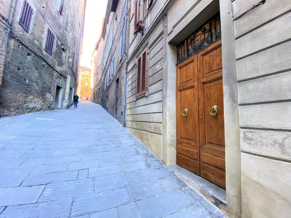 Casa Stella- A Due Passi Dal Corso Di Siena Apartment Exterior foto
